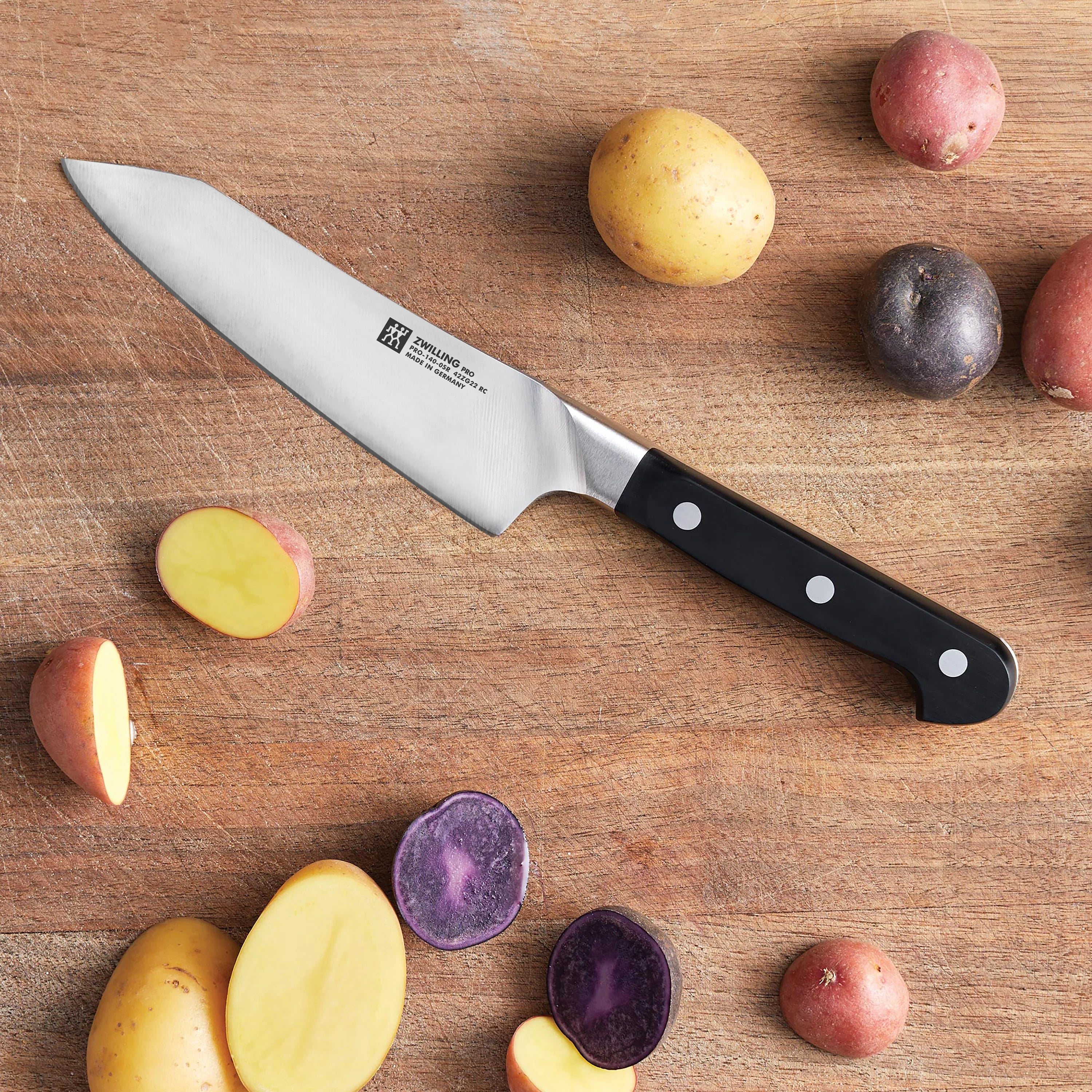 Zwilling Pro Fine Edge Rocking Santoku | 5.5 Inch