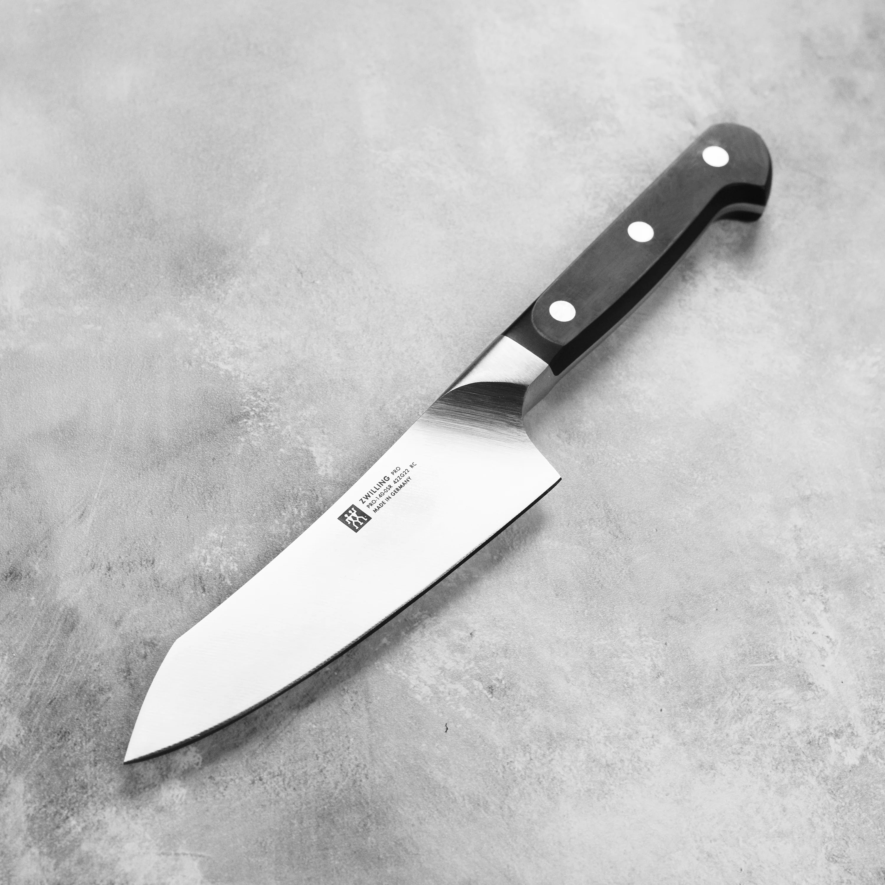 Zwilling Pro Fine Edge Rocking Santoku | 5.5 Inch