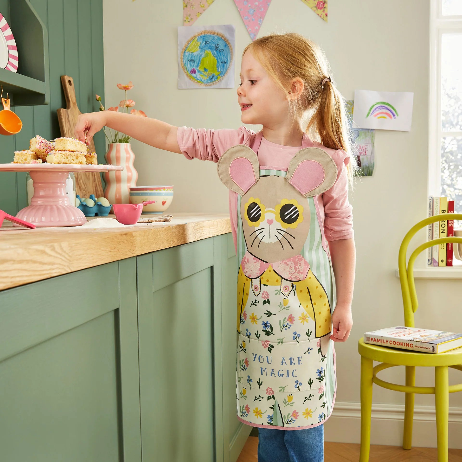 Ulster Weavers Maisy Mouse Kids' Shaped PVC Apron