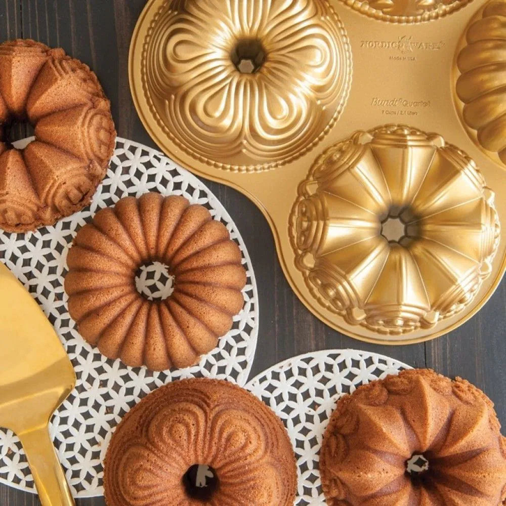 11/23- Beautiful Bundt Cakes